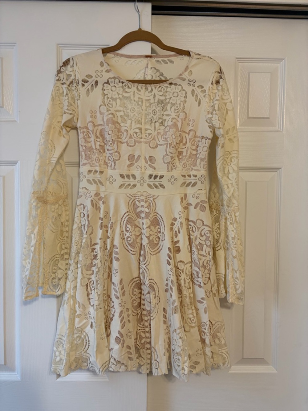 Free people 6 Cream Lace Long Sleeve Fit-and-Flare Dress